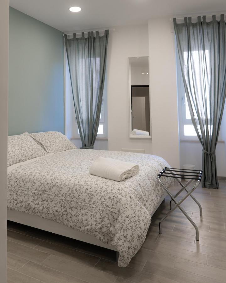 Dimora Cavour Hotel Napoli Bagian luar foto