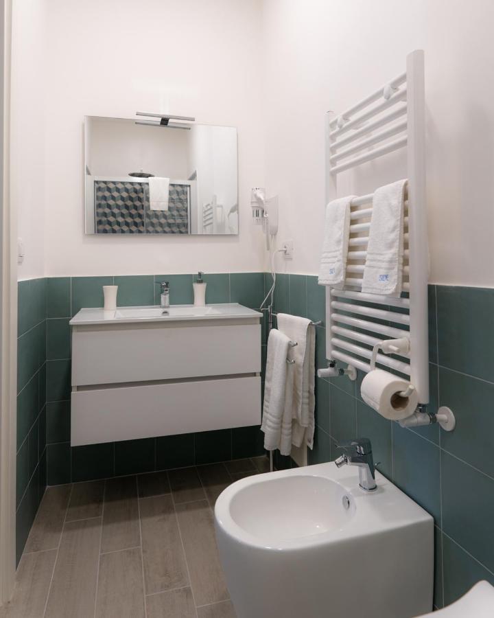 Dimora Cavour Hotel Napoli Bagian luar foto