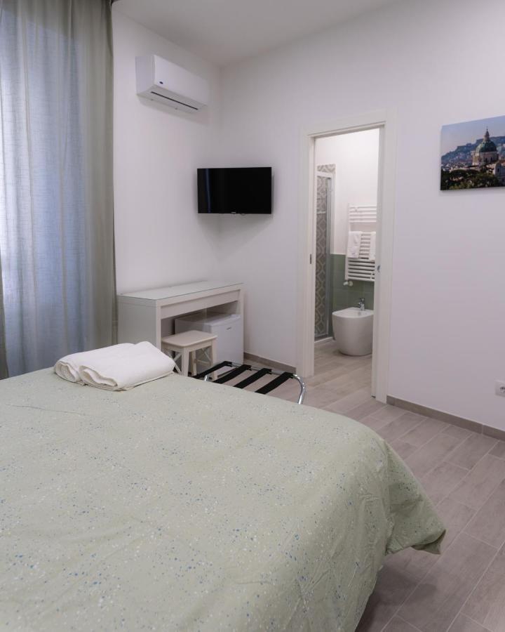 Dimora Cavour Hotel Napoli Bagian luar foto