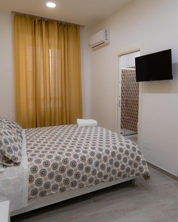 Dimora Cavour Hotel Napoli Bagian luar foto
