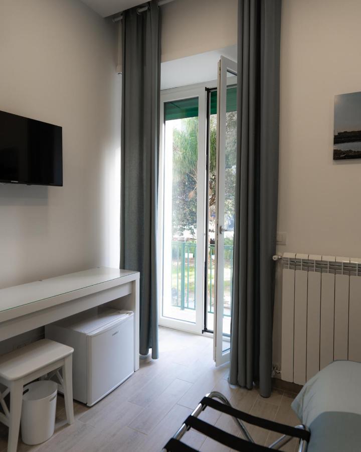 Dimora Cavour Hotel Napoli Bagian luar foto