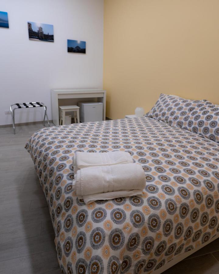 Dimora Cavour Hotel Napoli Bagian luar foto