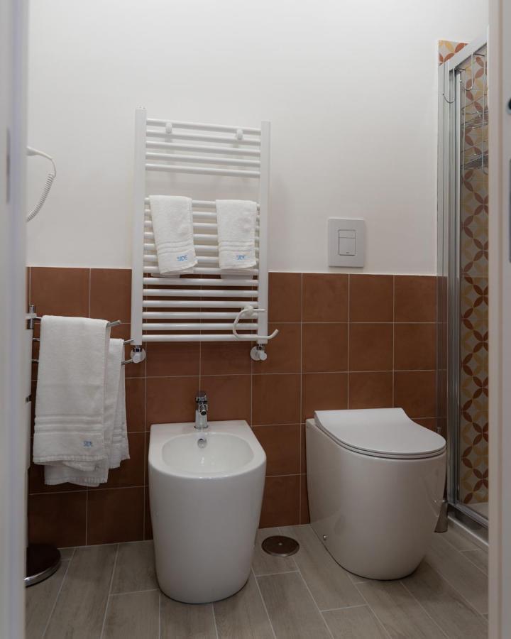 Dimora Cavour Hotel Napoli Bagian luar foto