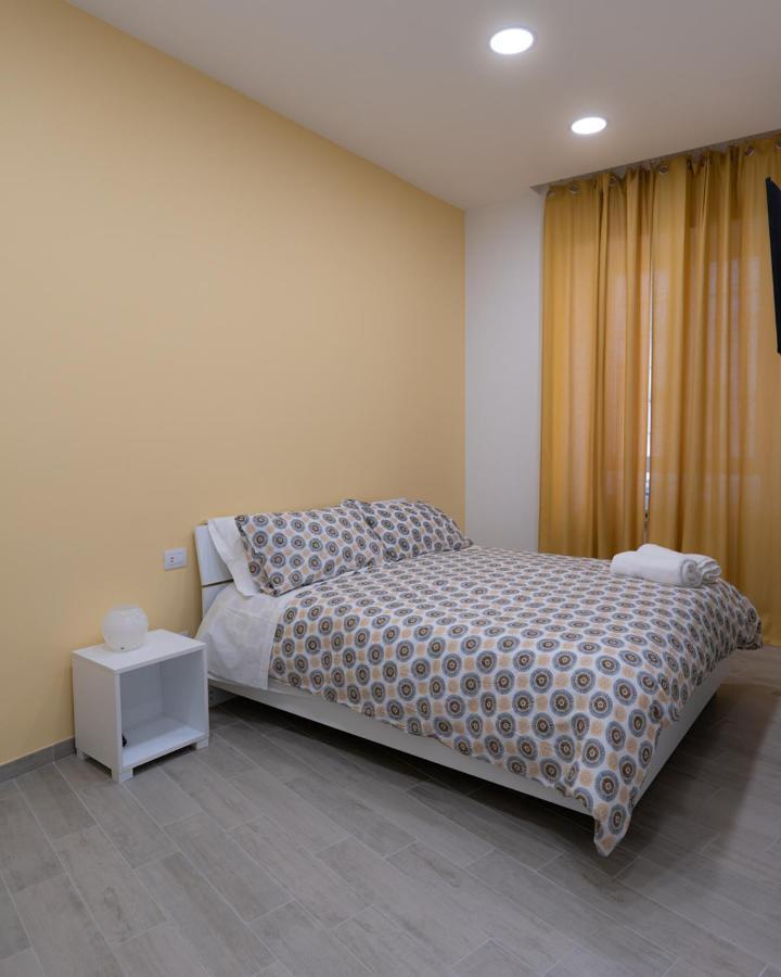 Dimora Cavour Hotel Napoli Bagian luar foto